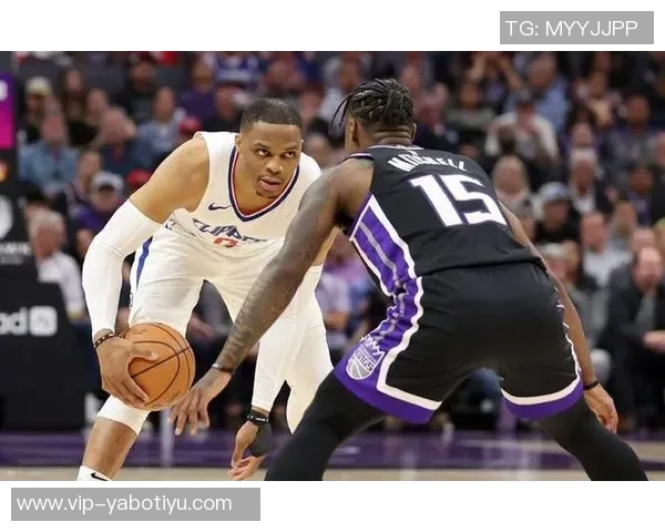 拉加贝尔点评快船阵容老化与防守缺失鲍威尔缺阵影响深远